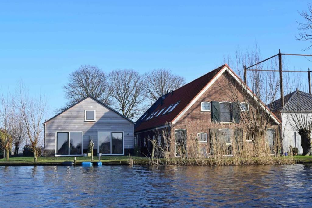 Mooi Vakantiehuis Prachtig Gelegen Aan Het Water Rijpwetering Eksteriør bilde